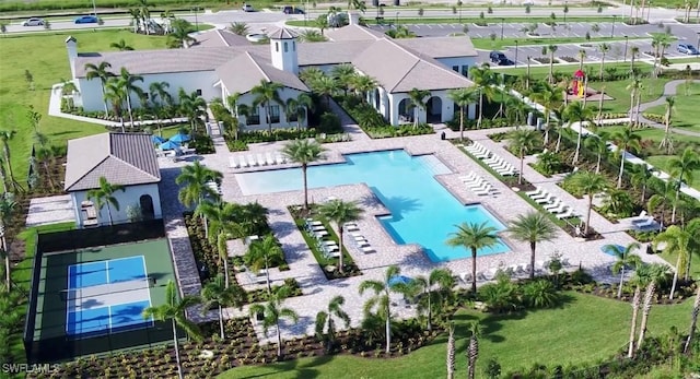 bird's eye view with a residential view
