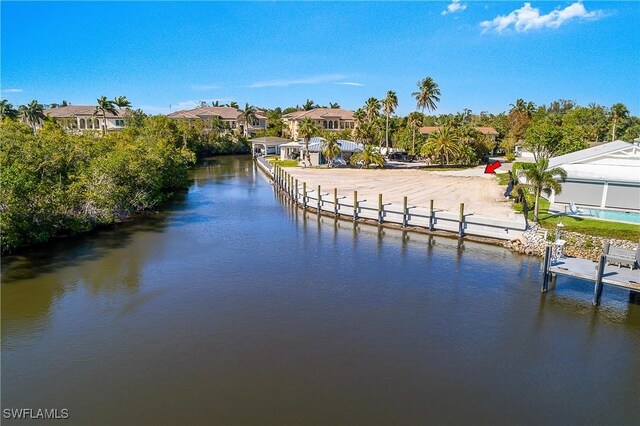 3164 Lakeview Dr, Naples, FL 34112