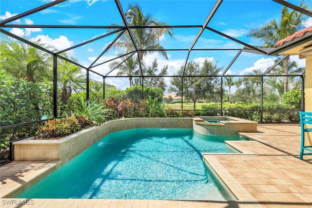 9337 Campanile Cir, Naples, FL 34114 - view of swimming pool featuring a pool with connected hot tub, a lanai, and a patio area