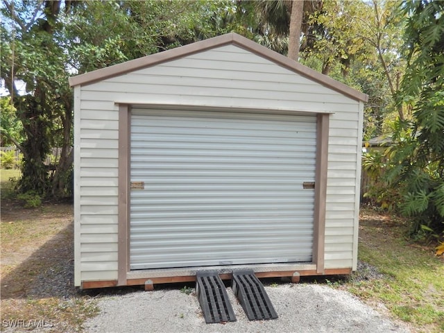 view of outdoor structure with an outdoor structure