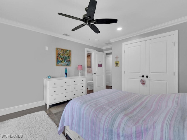 bedroom featuring visible vents, ornamental molding, a closet, baseboards, and recessed lighting