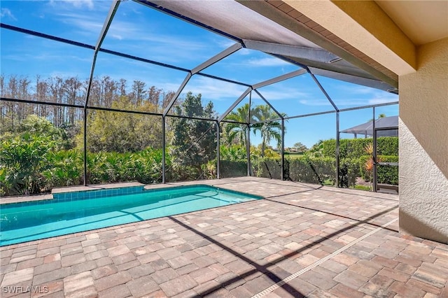 2967 Amblewind Dr, Fort Myers, FL 33905 - swimming pool with a patio area and a lanai