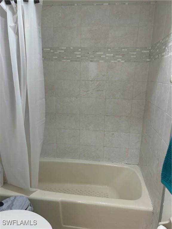 8860 Banyan Cove Cir S Unit 0, Fort Myers, FL 33919 - full bathroom with shower / bath combo and toilet