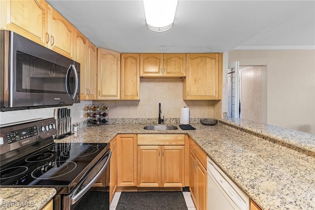 1900 Clifford St Unit 403, Fort Myers, FL 33901 - photo 5