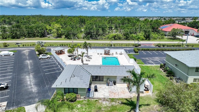 bird's eye view featuring a forest view