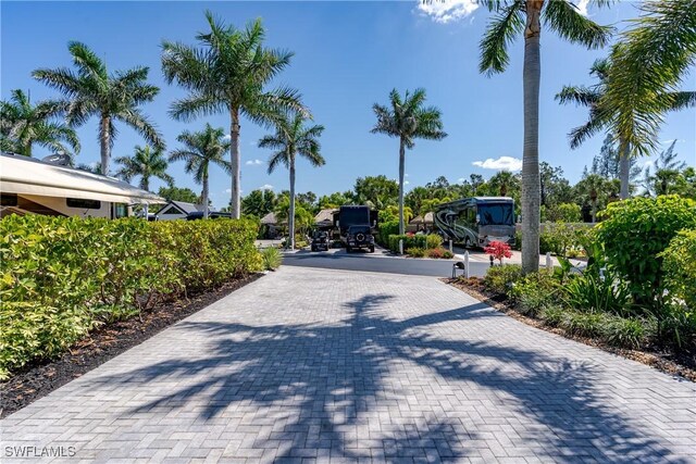 13568 Snook Cir, Naples, FL 34114