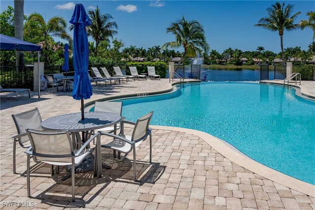 13627 Snook Cir, Naples, FL 34114