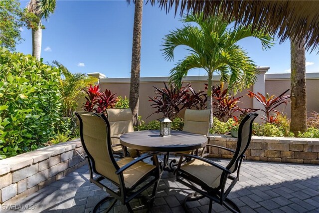 13627 Snook Cir, Naples, FL 34114