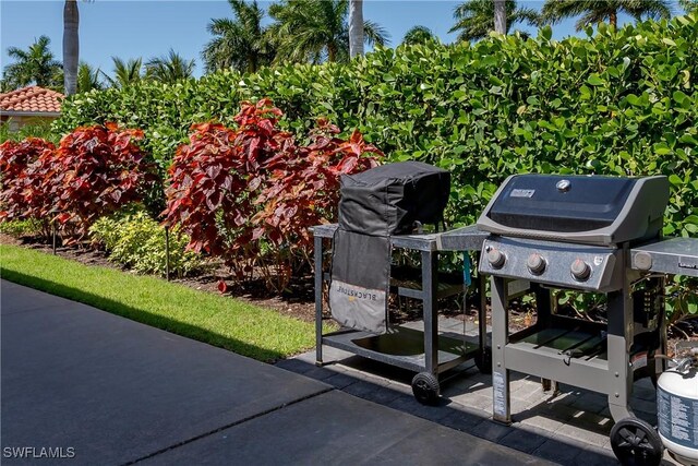 13627 Snook Cir, Naples, FL 34114