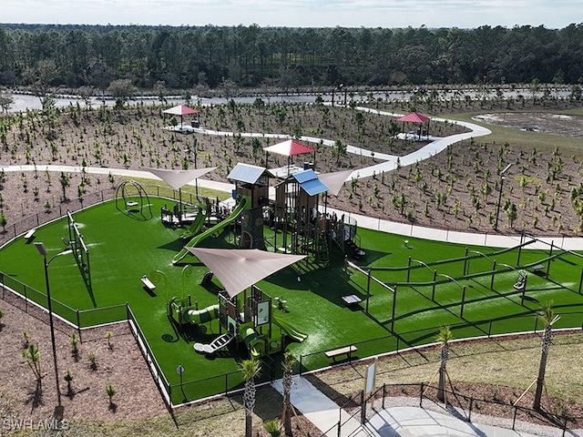 bird's eye view with a view of trees