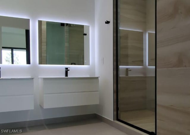 308 SW 13th Ct, Cape Coral, FL 33991 - bathroom featuring a tile shower