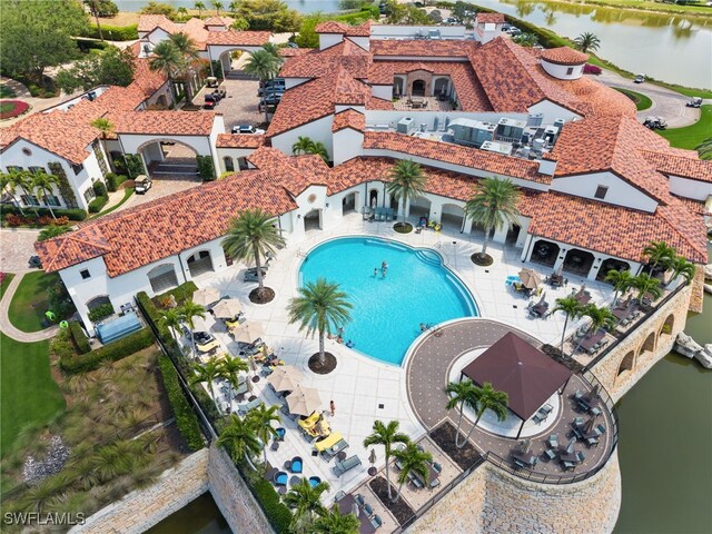 bird's eye view with a water view
