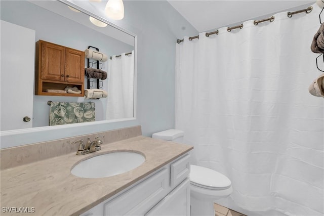 1514 Canal St, Lehigh Acres, FL 33936 - bathroom featuring curtained shower, toilet, and vanity
