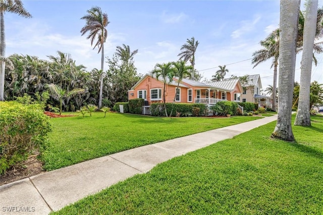 view of front of property with a front yard