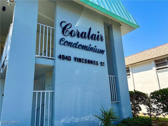 view of community / neighborhood sign
