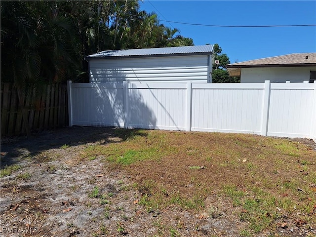 exterior space featuring fence