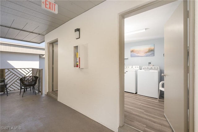 6102 Augusta Dr Unit 315, Fort Myers, FL 33907 - hallway featuring independent washer and dryer