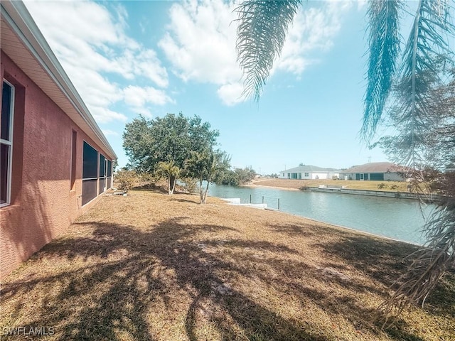 view of yard featuring a water view