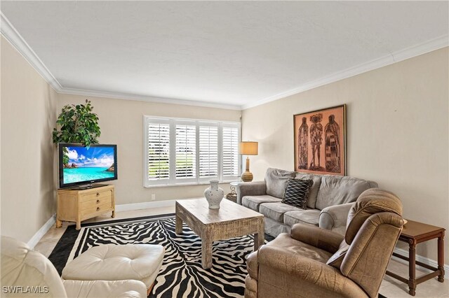 2244 Winkler Ave Unit 110, Fort Myers, FL 33901 - living room with crown molding and baseboards