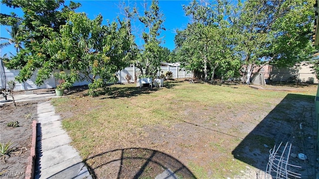 509 W Obispo Ave, Clewiston, FL 33440 - view of yard with a fenced backyard