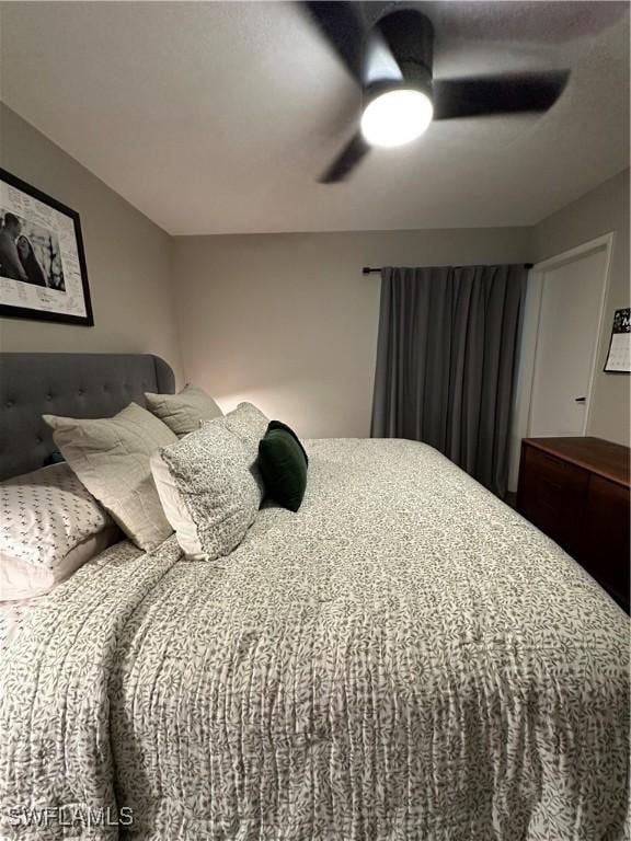 bedroom with ceiling fan