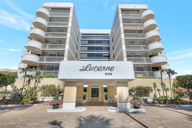 3100 Gulf Shore Blvd N Unit 103, Naples, FL 34103 - view of apartment building / complex