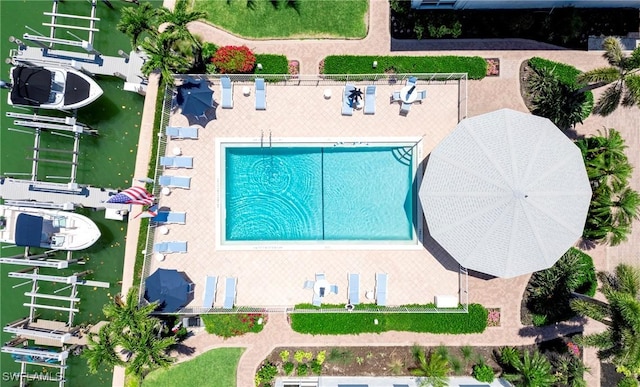 2100 Gulf Shore Blvd N Unit 108, Naples, FL 34102 - bird's eye view of a pool area