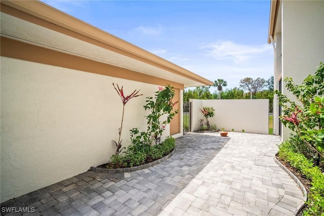517 Lake Louise Cir Unit 101, Naples, FL 34110 - view of patio