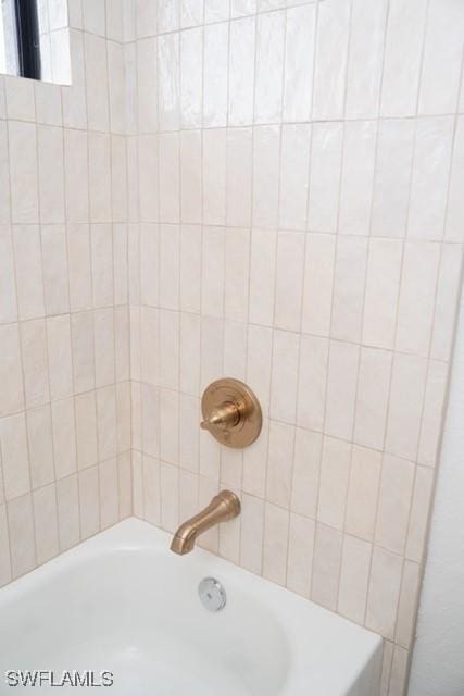 1194 Calico St, Labelle, FL 33935 - full bath with bathing tub / shower combination