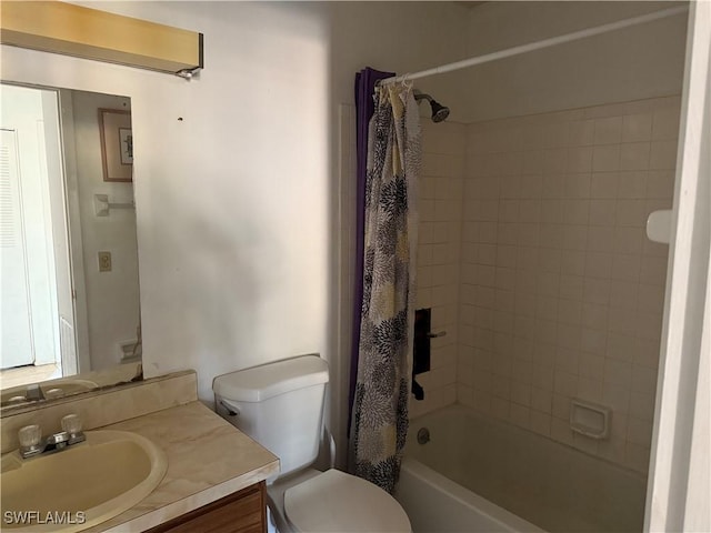 4004 Sena Ln, Labelle, FL 33935 - full bath with shower / bath combination with curtain, toilet, and vanity