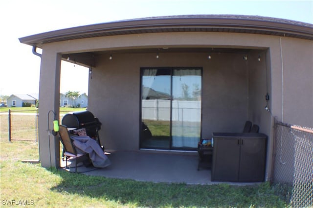 509 SW 28th St, Cape Coral, FL 33914 - exterior space featuring fence