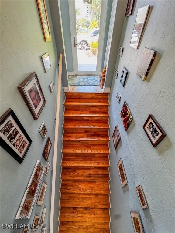 270 River Oaks Dr, Labelle, FL 33935 - view of stairs