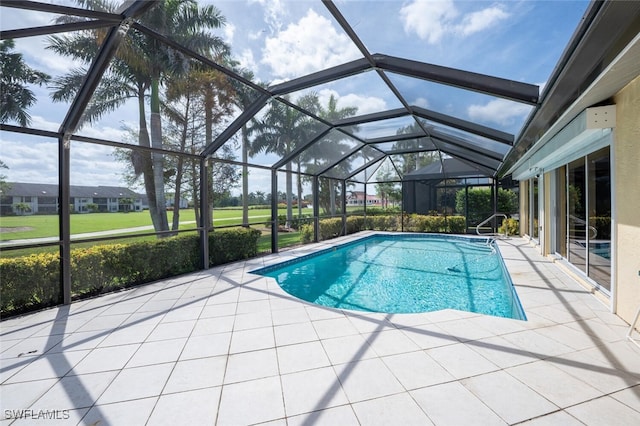 522 Countryside Dr, Naples, FL 34104 - outdoor pool featuring a lanai and a patio