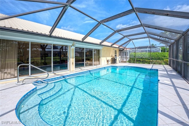 522 Countryside Dr, Naples, FL 34104 - outdoor pool with a lanai and a patio