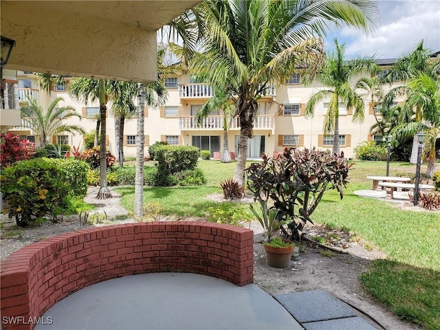 3706 Broadway Unit 5, Fort Myers, FL 33901 - surrounding community featuring a yard