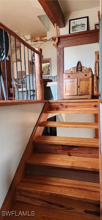 3105 Secretariat Dr, Labelle, FL 33935 - view of staircase