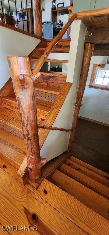 3105 Secretariat Dr, Labelle, FL 33935 - view of stairway