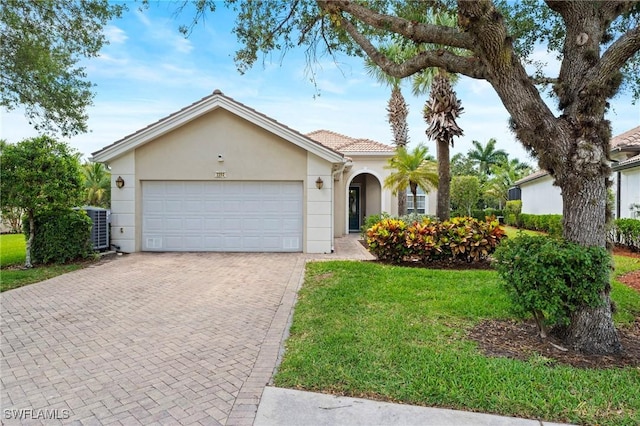 2282 Heydon Cir W, Naples, FL 34120 - photo 1
