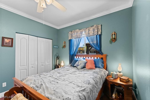 2640 SW 29th Ave, Cape Coral, FL 33914 - bedroom featuring a closet, ornamental molding, ceiling fan, and baseboards