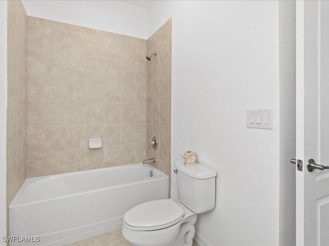 2478 Heydon Cir E, Naples, FL 34120 - full bathroom with toilet, bathtub / shower combination, and baseboards