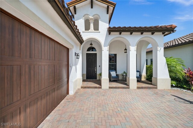 view of patio featuring covered porch