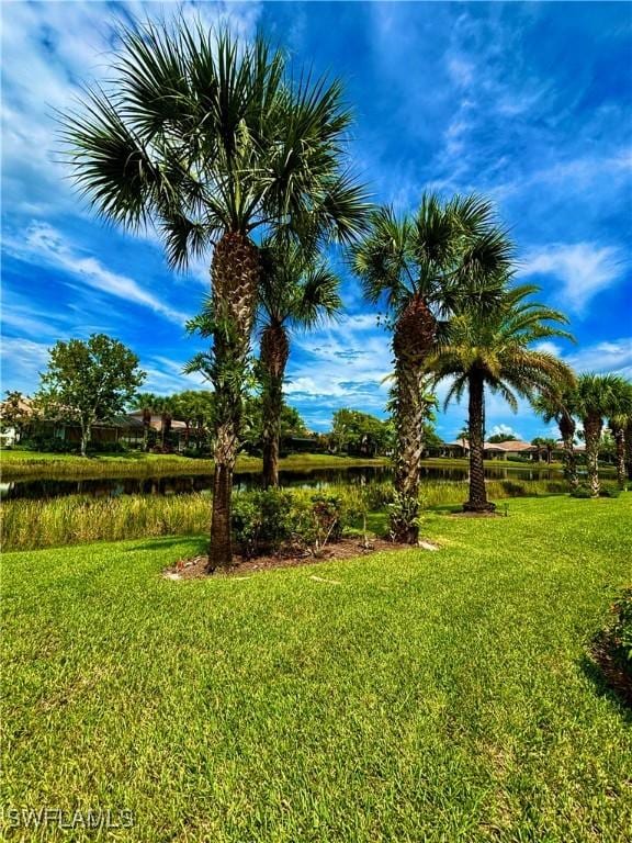 view of yard featuring a water view