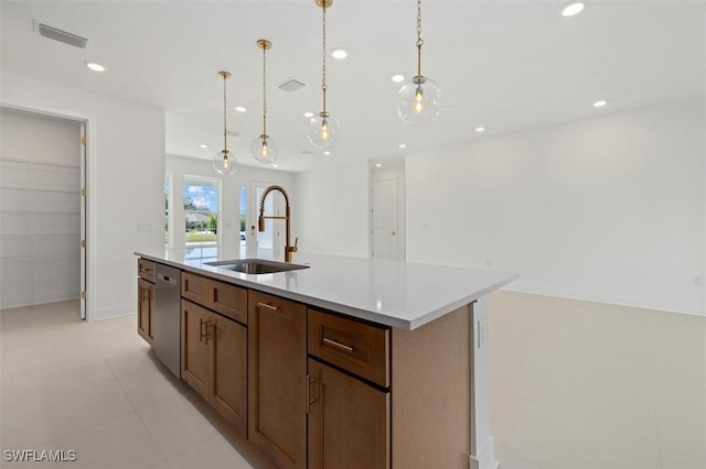 kitchen with recessed lighting, a sink, visible vents, dishwasher, and an island with sink