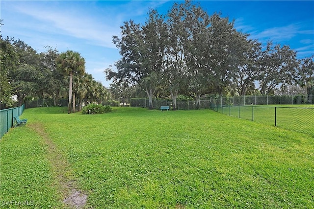 11541 Villa Grand Unit 817, Fort Myers, FL 33913 - view of yard with fence