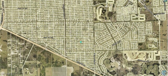 2716 43rd St SW, Lehigh Acres, FL 33976