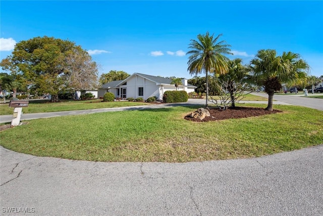 6012 Perthshire Ln, Fort Myers, FL 33908 - single story home featuring concrete driveway and a front lawn