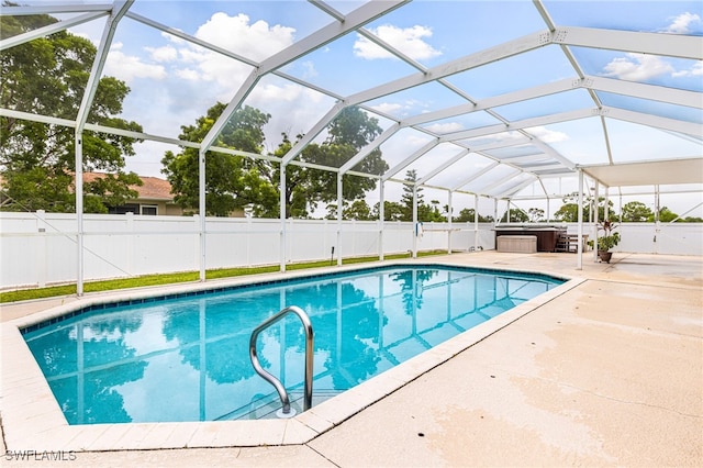 4312 NW 36th Ave, Cape Coral, FL 33993 - view of swimming pool featuring a fenced in pool, a patio, a jacuzzi, and a fenced backyard