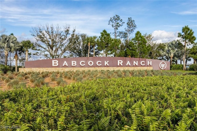 view of community / neighborhood sign