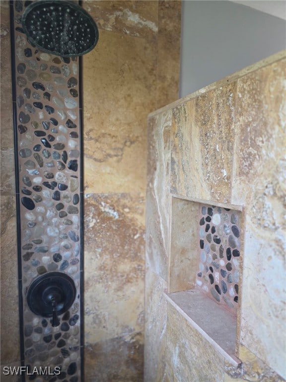 2123 NE 6th Pl, Cape Coral, FL 33909 - details with tiled shower