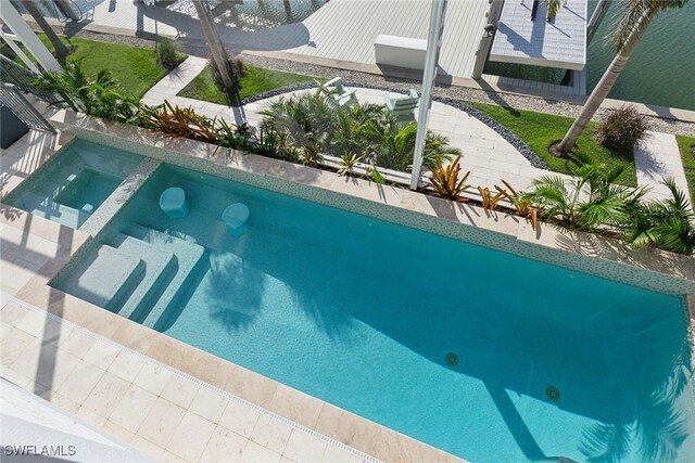 724 Plantation Ct, Marco Island, FL 34145 - view of pool with a pool with connected hot tub